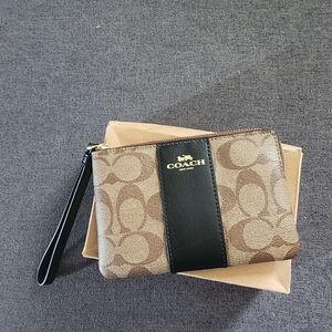 Coach Signature Corner Zip Wristlet